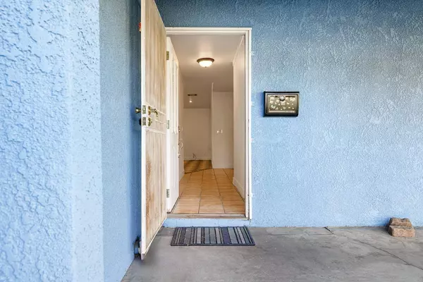 2418 E Santa Ana Avenue, Fresno, CA 93726