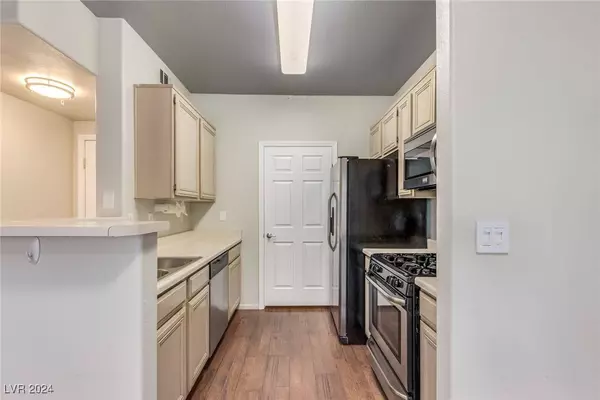 7147 S Durango Drive #304, Las Vegas, NV 89113