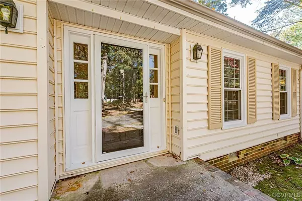 3401 S Hairpin DR, Quinton, VA 23141