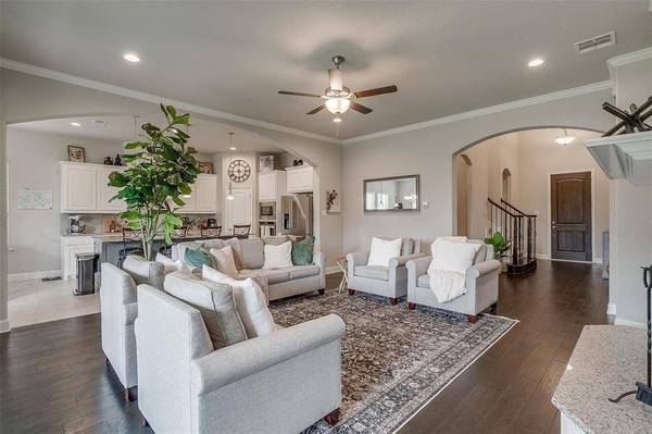 1404 Champ Way, Crowley, TX 76036