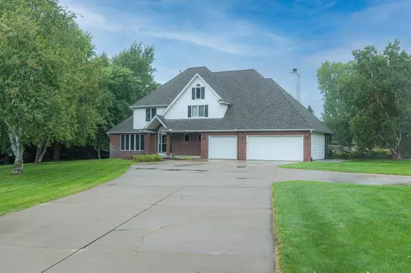 39 Oakridge DR, Newport, MN 55055