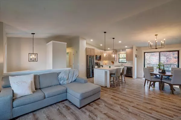 6225 Camino Way, Madison, WI 53719