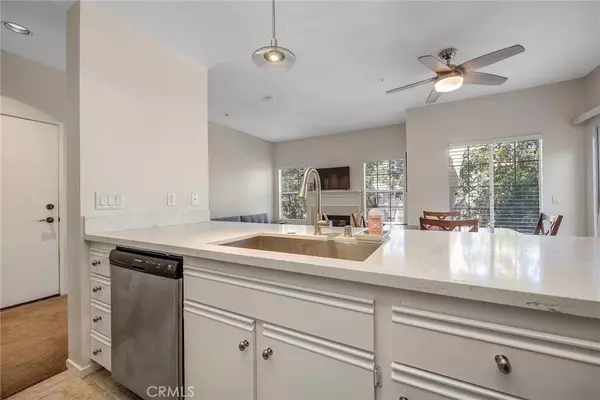 232 Gallery WAY, Tustin, CA 92782