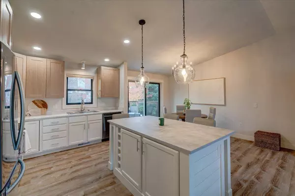 6225 Camino Way, Madison, WI 53719