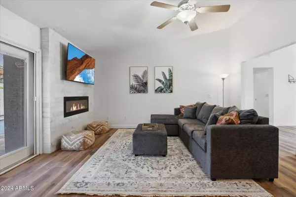 6351 E WALTANN Lane, Scottsdale, AZ 85254