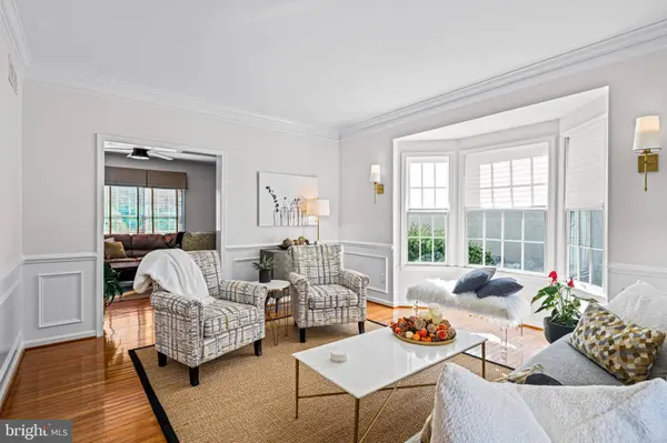 12 APPLE ORCHARD RD, Moorestown, NJ 08057