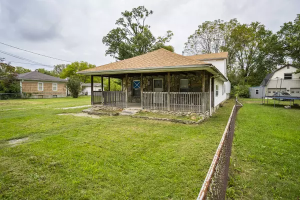 206 Myrtle St, Jeffersonville, IN 47130-6333