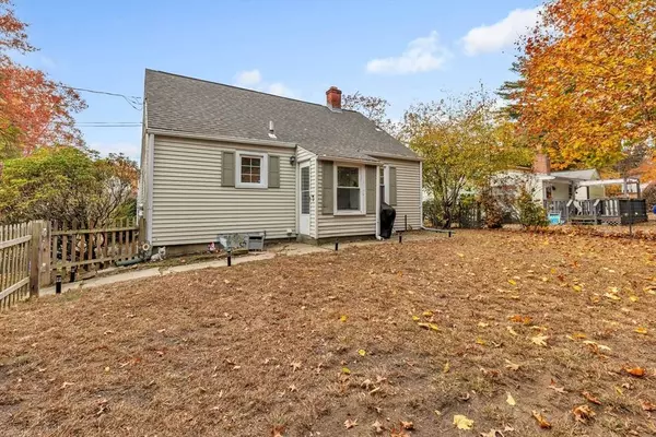 522 Plumtree Rd, Springfield, MA 01118