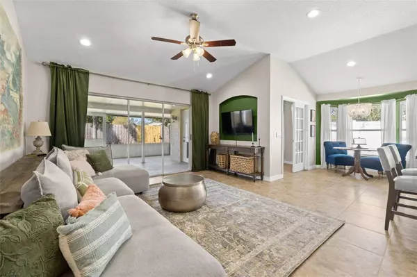 1314 LAKE SHORE RANCH DR, Seffner, FL 33584