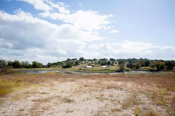 1584 Hidden Oaks Trail, Glen Rose, TX 76690