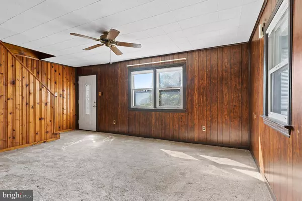 6106 NASSAU RD, Harrisburg, PA 17112