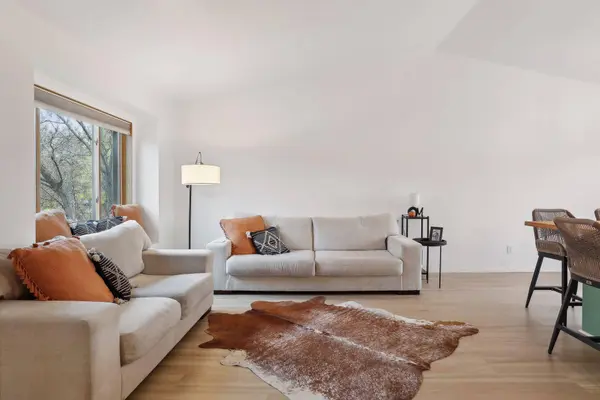 182 Green Briar DR, Lino Lakes, MN 55014