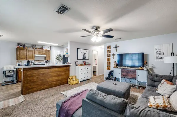 327 Shady Valley Drive, Mansfield, TX 76063