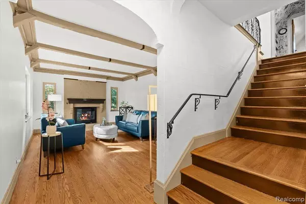 26431 MEADOWOOD Court S, Lathrup Village, MI 48076