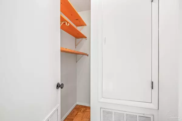 4928 Shell Rd, Pace, FL 32583