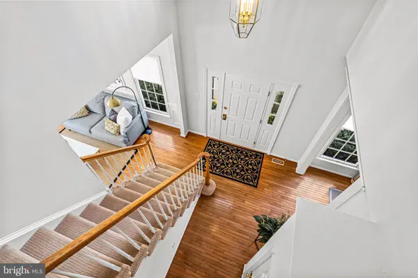 12 APPLE ORCHARD RD, Moorestown, NJ 08057