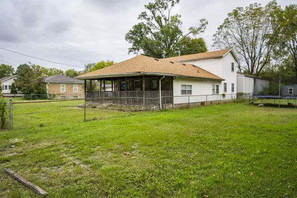 206 Myrtle St, Jeffersonville, IN 47130-6333