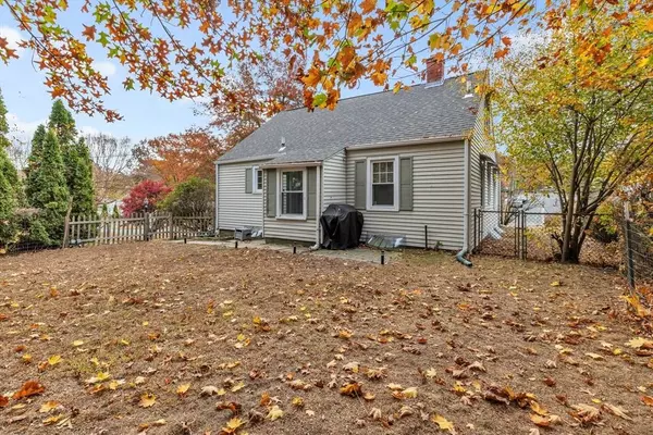 522 Plumtree Rd, Springfield, MA 01118