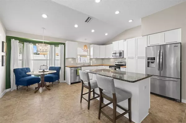 1314 LAKE SHORE RANCH DR, Seffner, FL 33584