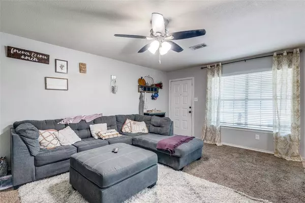 327 Shady Valley Drive, Mansfield, TX 76063