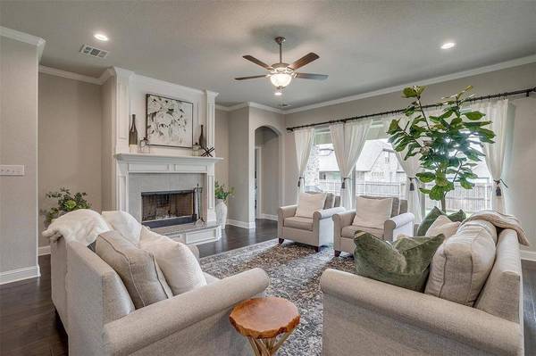 1404 Champ Way, Crowley, TX 76036