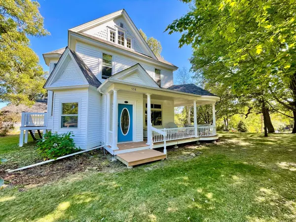 558 E Maple ST, River Falls, WI 54022