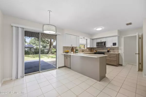 7235 TONGA DR, Jacksonville, FL 32216