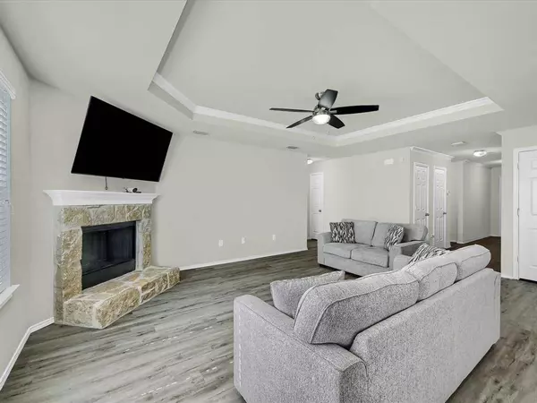 1620 Vernon Drive, Aubrey, TX 76227