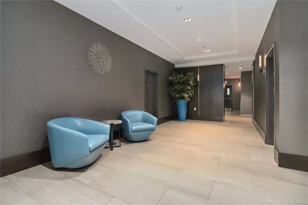 4009 Rainbow Hill Lane #504, Saanich, BC V8X 0B3