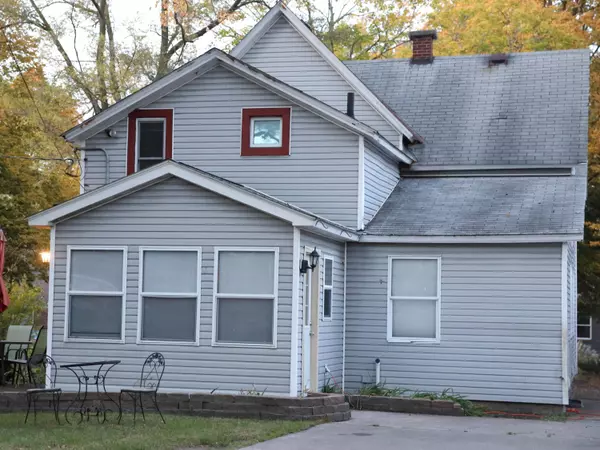 176 W 10th, Holland, MI 49423