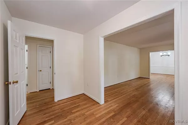 3401 S Hairpin DR, Quinton, VA 23141