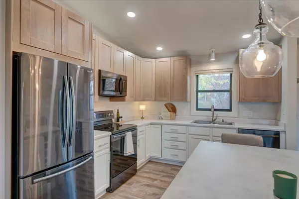 6225 Camino Way, Madison, WI 53719