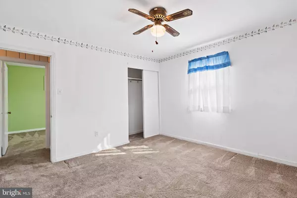 6106 NASSAU RD, Harrisburg, PA 17112