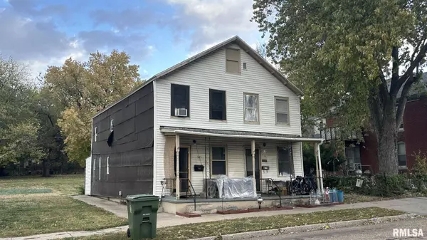 525-527 COLLEGE AVE, Quincy, IL 62301