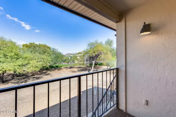 724 E JOAN D ARC Avenue, Phoenix, AZ 85022