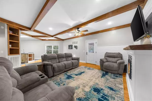 1174 Gardner Spring RD SE, Adairsville, GA 30103