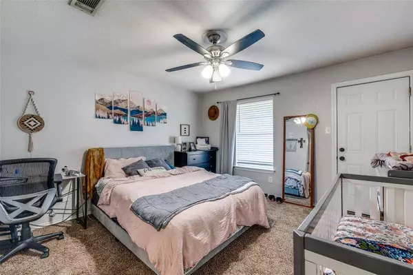 327 Shady Valley Drive, Mansfield, TX 76063