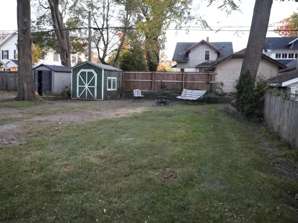 176 W 10th, Holland, MI 49423