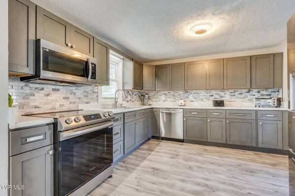 125 Post Oak DR, Kingsport, TN 37663