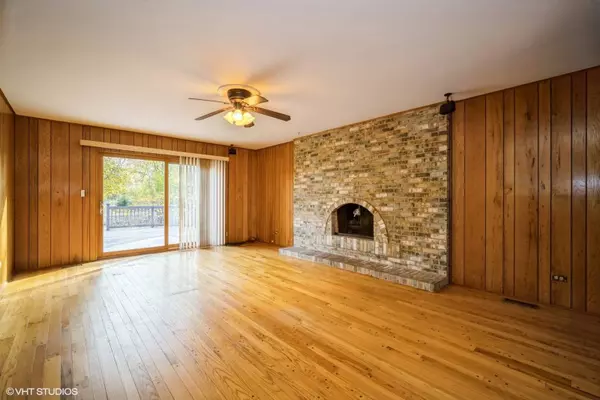 1739 Ivy LN, Northbrook, IL 60062