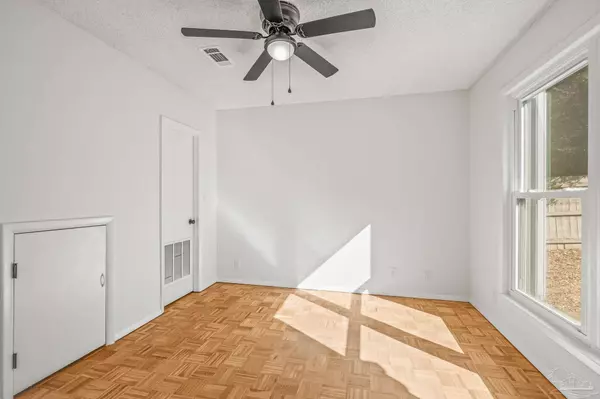 4928 Shell Rd, Pace, FL 32583