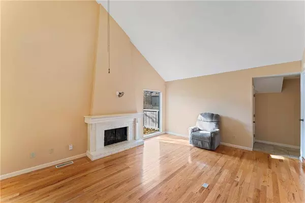 12123 W 79TH TER, Lenexa, KS 66215