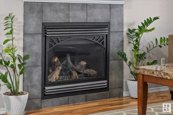 15806 139 ST NW, Edmonton, AB T6V 1S5