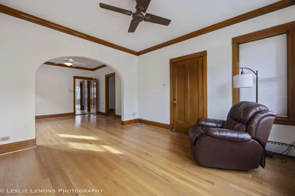 5229 W Newport Avenue, Chicago, IL 60641