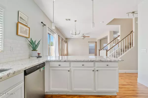 8866 E SHANGRI LA Road, Scottsdale, AZ 85260