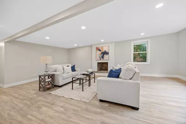 359 Amity Road, Bethany, CT 06524