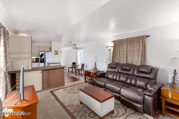 9499 Brayton DR #8, Anchorage, AK 99507