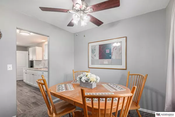 520 S 70th Street, Omaha, NE 68106