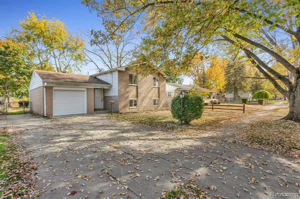 7828 KAISER Street, Canton, MI 48187