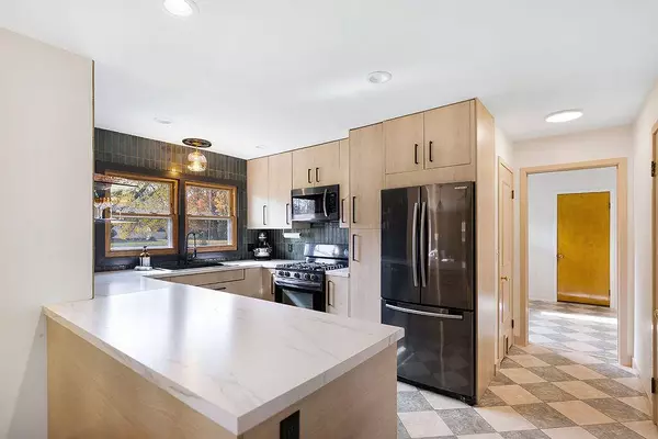 3125 Leonard NW Street, Grand Rapids, MI 49504